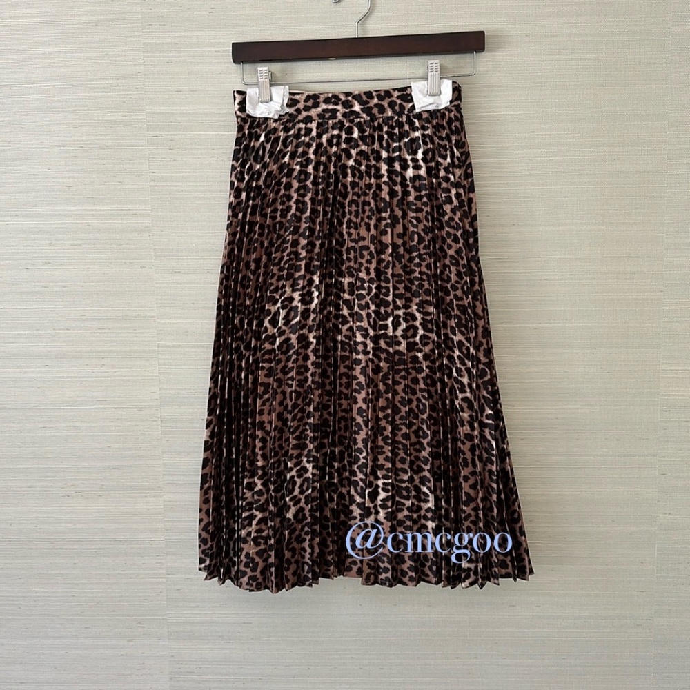 Les Coyotes de Paris pleated leopard skirt, NWT